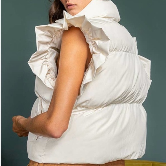 Bucket List Boutique Cream Puffer Vest - Picture 8 of 13